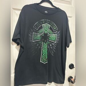 Black & green St. Patrick's Day graphic tee with cross design, Size: XXL #irish
